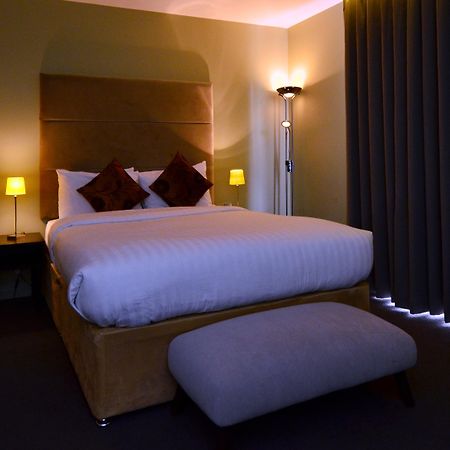Axiom Park Hotel Лондон Екстериор снимка
