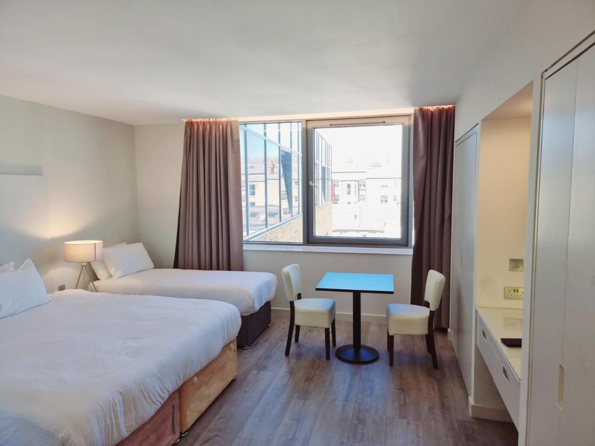 Axiom Park Hotel Лондон Екстериор снимка