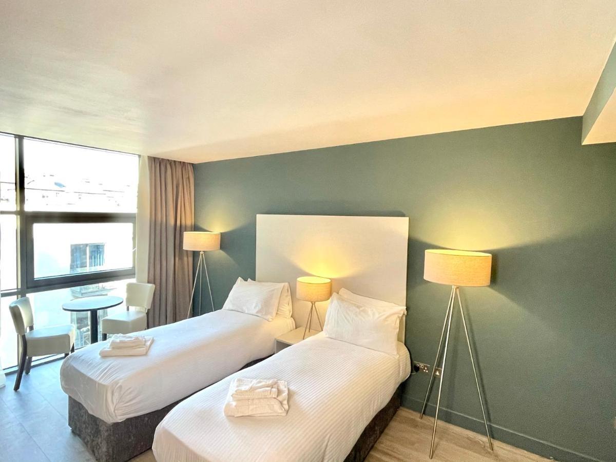 Axiom Park Hotel Лондон Екстериор снимка