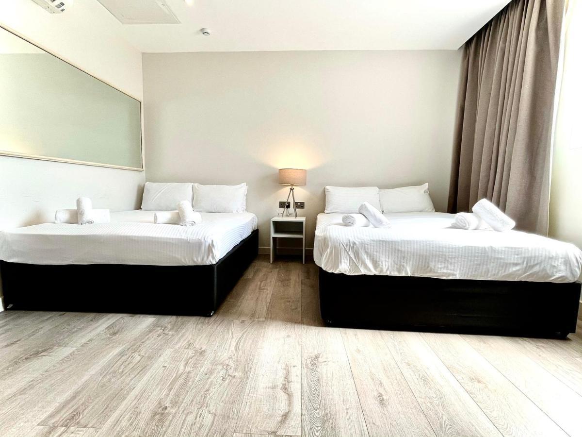 Axiom Park Hotel Лондон Екстериор снимка