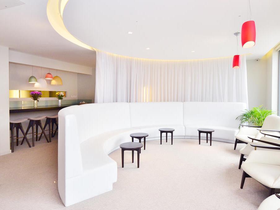 Axiom Park Hotel Лондон Екстериор снимка