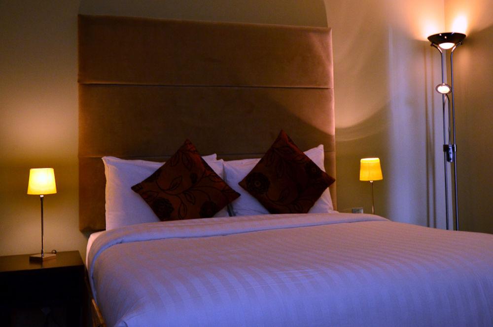 Axiom Park Hotel Лондон Екстериор снимка